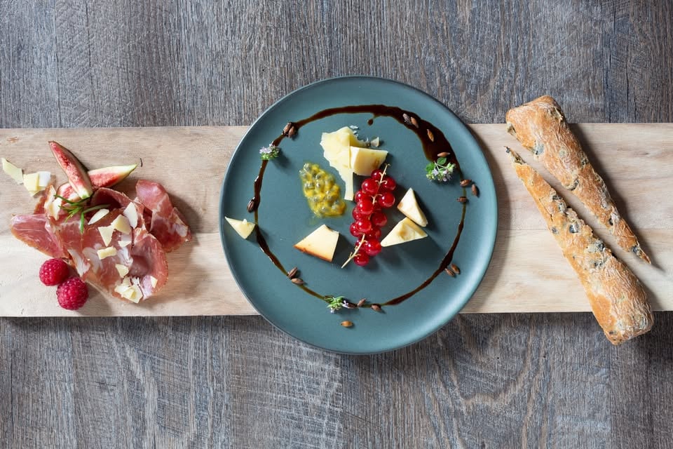 Bilde av tallerken med lokalmat.